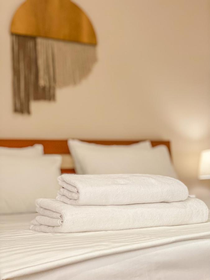 Aljur Hotel Himare Luaran gambar